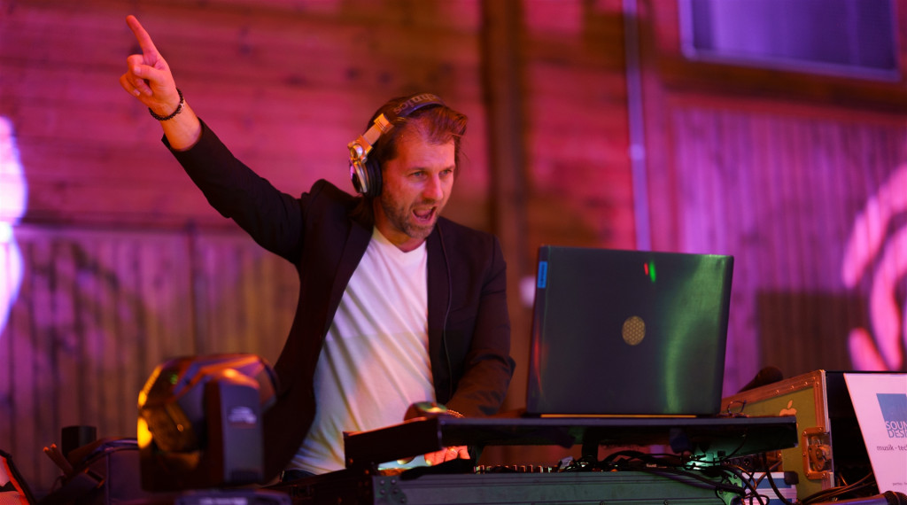 DJ Robbie Hochwind | Hochzeits DJ - Livemusic Bild 1