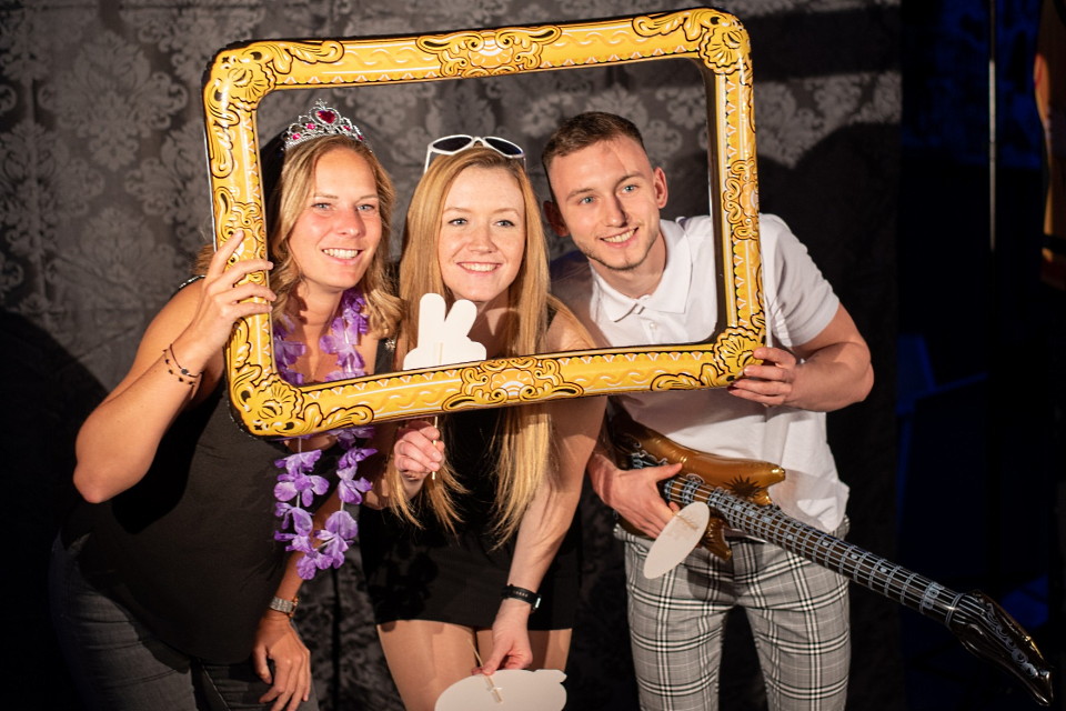 Fotobox für die Hochzeit mieten - wertvolle Tipps & Wissenswertes Bild 1